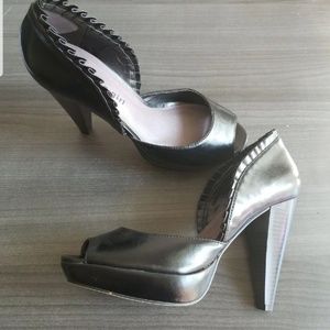 Steve Madden peep toe heel